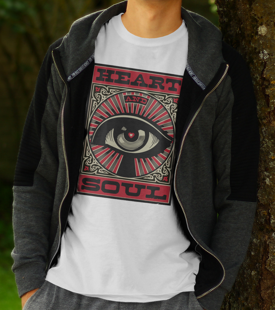 Heart And Soul Eye Art Radiating Love T-Shirt