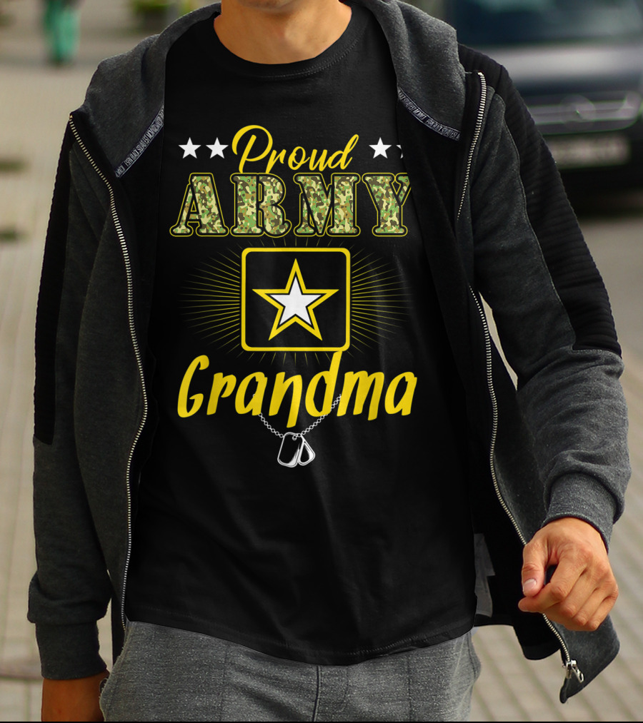 Proud Army Grandma Military Star Emblem Dog Tags T-Shirt
