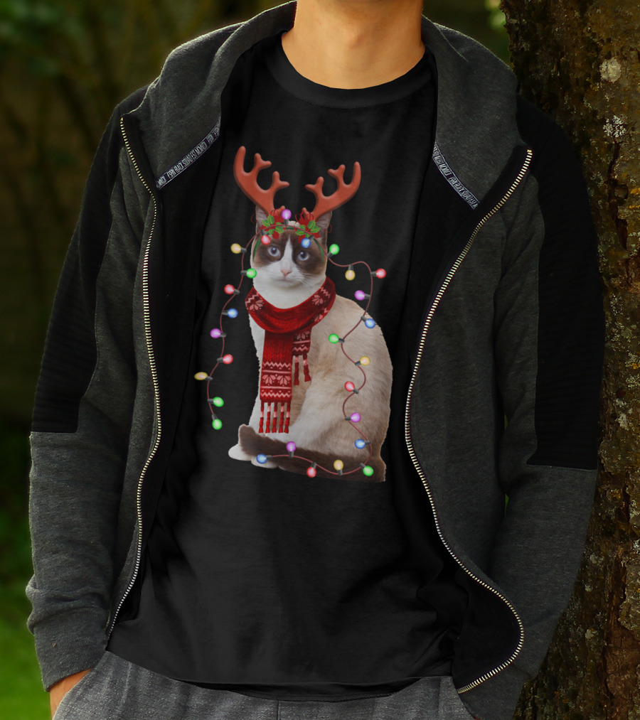 Santa Siamese Cat Reindeer Antlers Wrapped In Christmas Lights T-Shirt