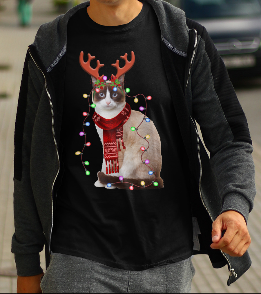 Santa Siamese Cat Reindeer Antlers Wrapped In Christmas Lights T-Shirt