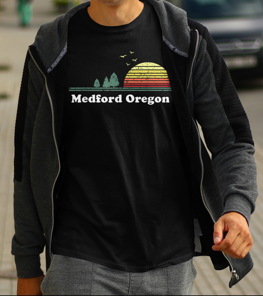 Medford Oregon Retro Sunset Landscape T-Shirt