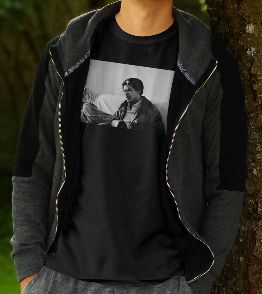 Vintage College Obama Black And White Photo Smoking Relaxed Mood T-Shirt