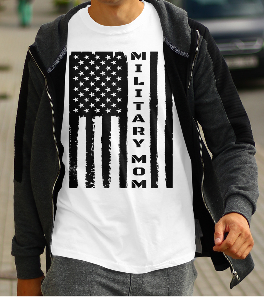 Military Mom American Flag Veteran's Pride T-Shirt