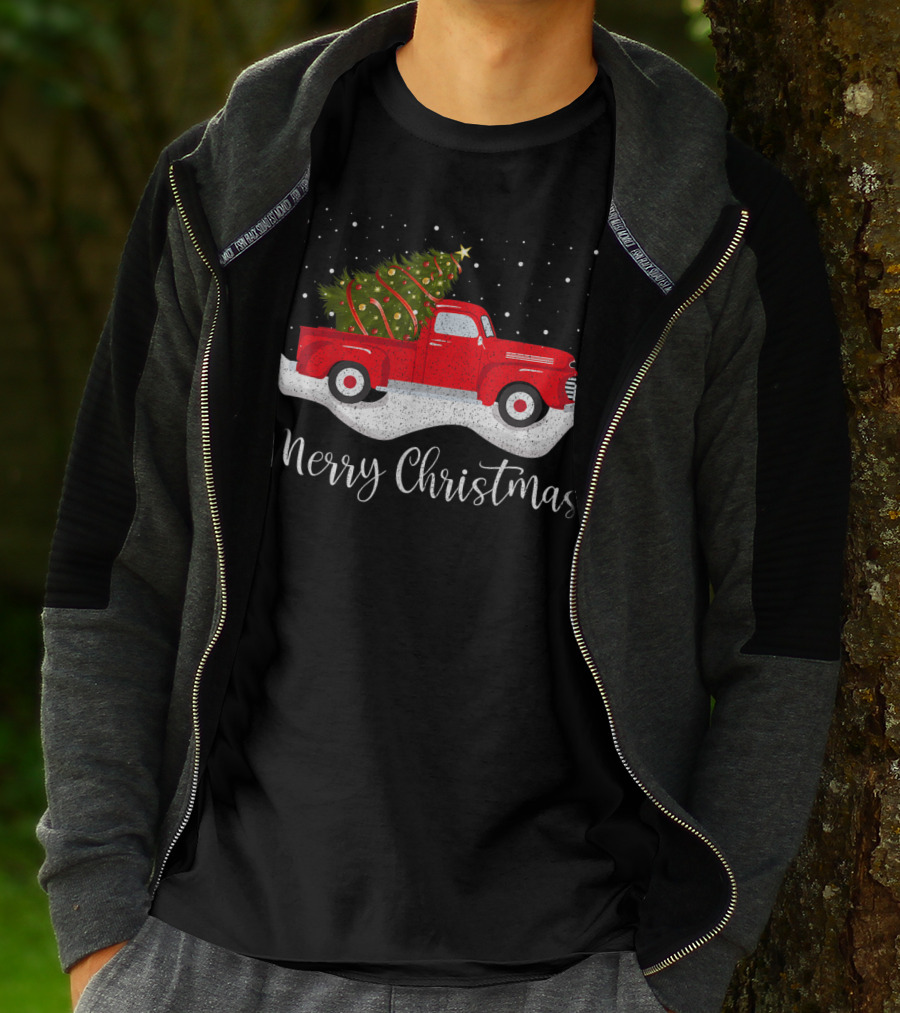 Merry Christmas Vintage Red Truck With Christmas Tree T-Shirt