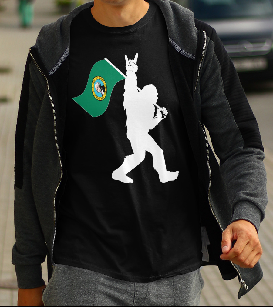 Bigfoot Holding Washington State Flag Rock And Roll Gesture T-Shirt