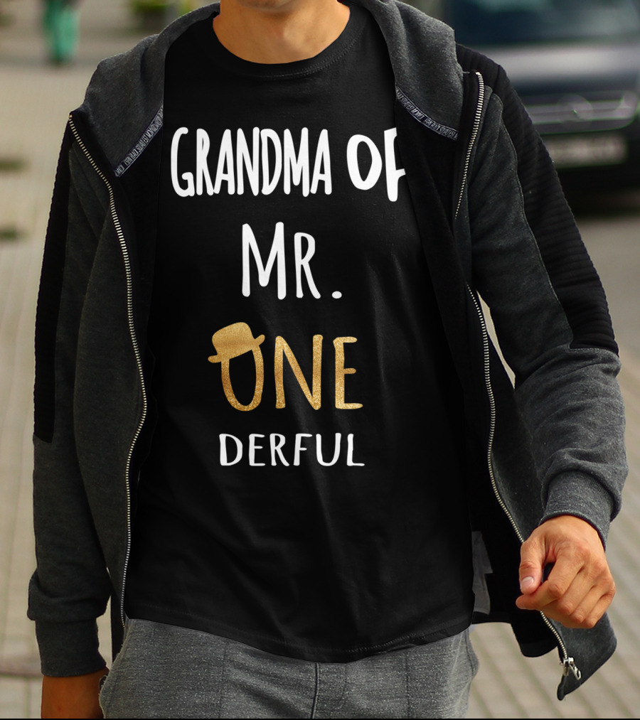 Grandma Of Mr. ONEderful Family Hat T-Shirt