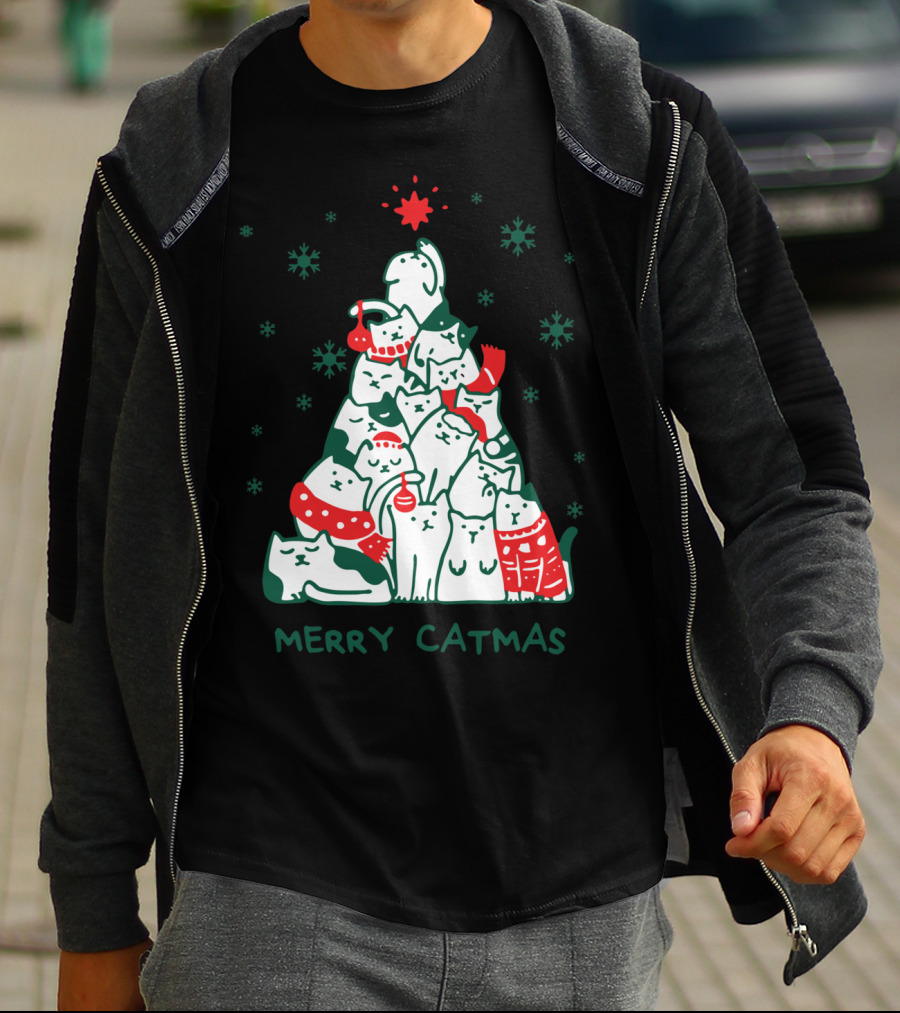 Merry Catmas Funny Cat Christmas Tree Holiday Cats Snowflakes Red Green T-Shirt