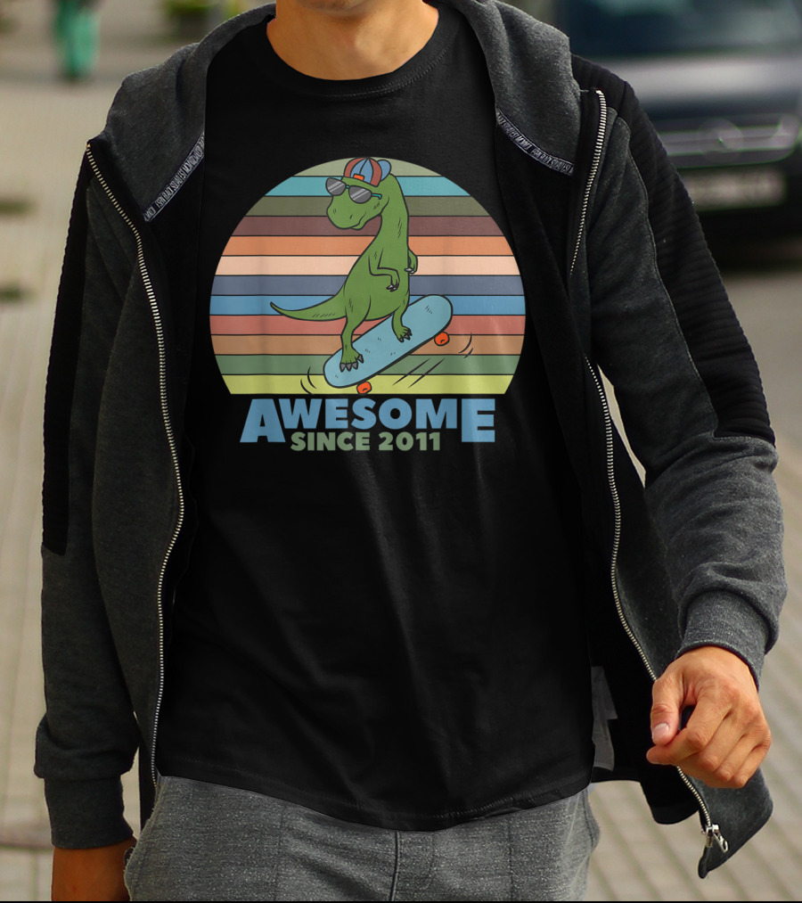 Awesome Dinosaur Skateboarding Since 2011 Vintage T-Shirt