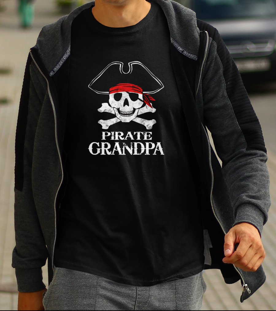 Pirate Grandpa Skull And Crossbones Halloween Costume Family Fun T-Shirt