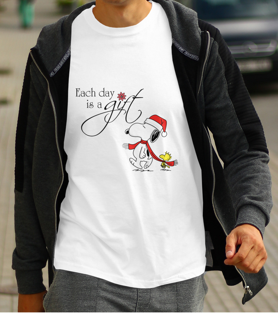 Each Day Is A Gift Snoopy Santa Hat Woodstock Peanuts Movie T-Shirt