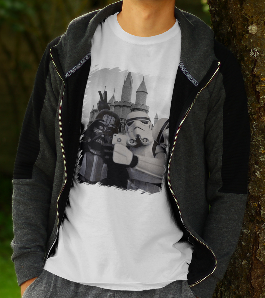 Selfie With Darth Vader And Stormtroopers At Disneyland Castle Star Wars T-Shirt