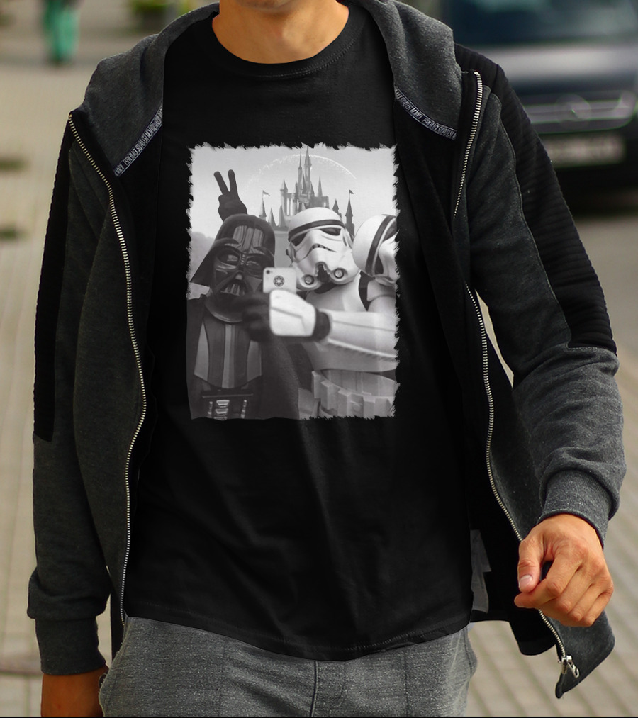 Selfie In Disneyworld Darth Vader Star Wars Stormtrooper Peace Sign Castle T-Shirt