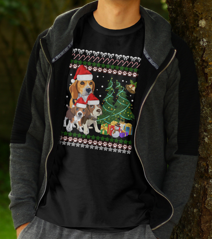 Santa Hat Beagles Christmas Tree And Gifts T-Shirt