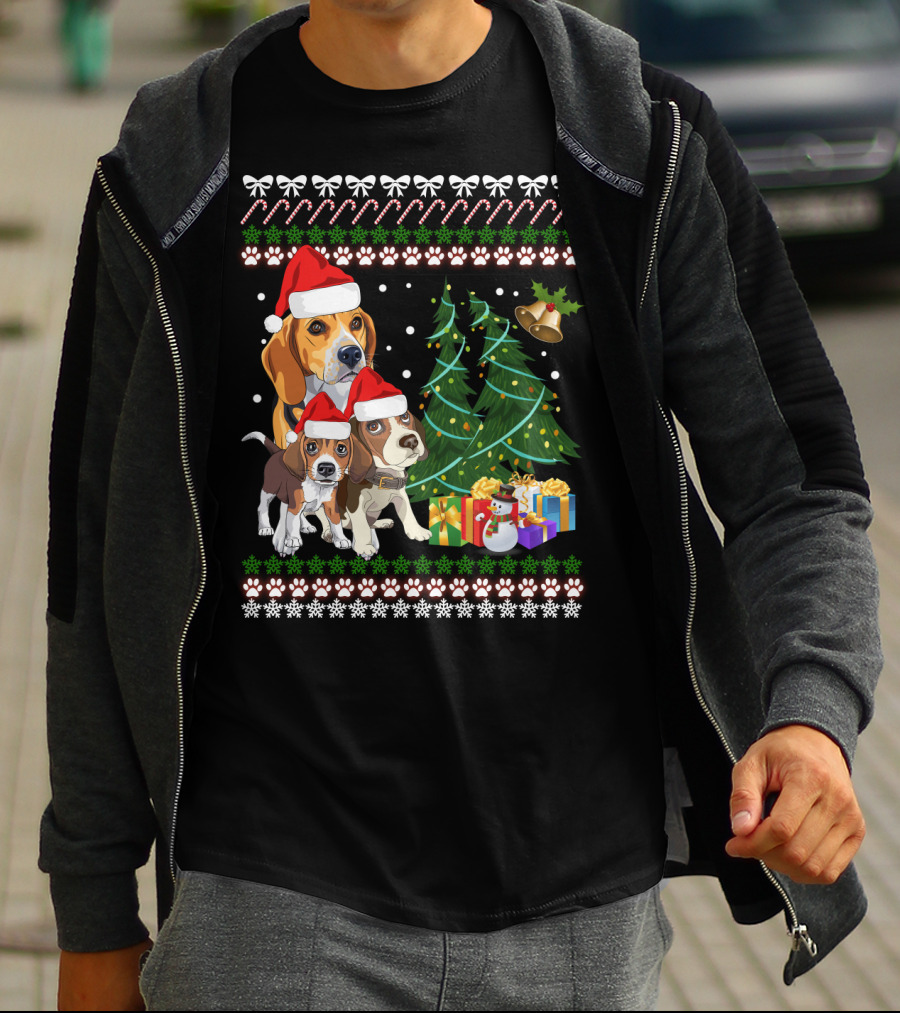 Santa Hat Beagles Christmas Tree And Gifts T-Shirt