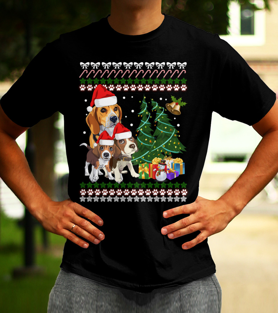 Santa Hat Beagles Christmas Tree And Gifts T-Shirt