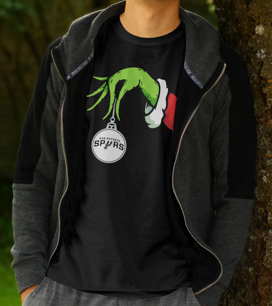 The Grinch Holding San Antonio Spurs T-Shirt