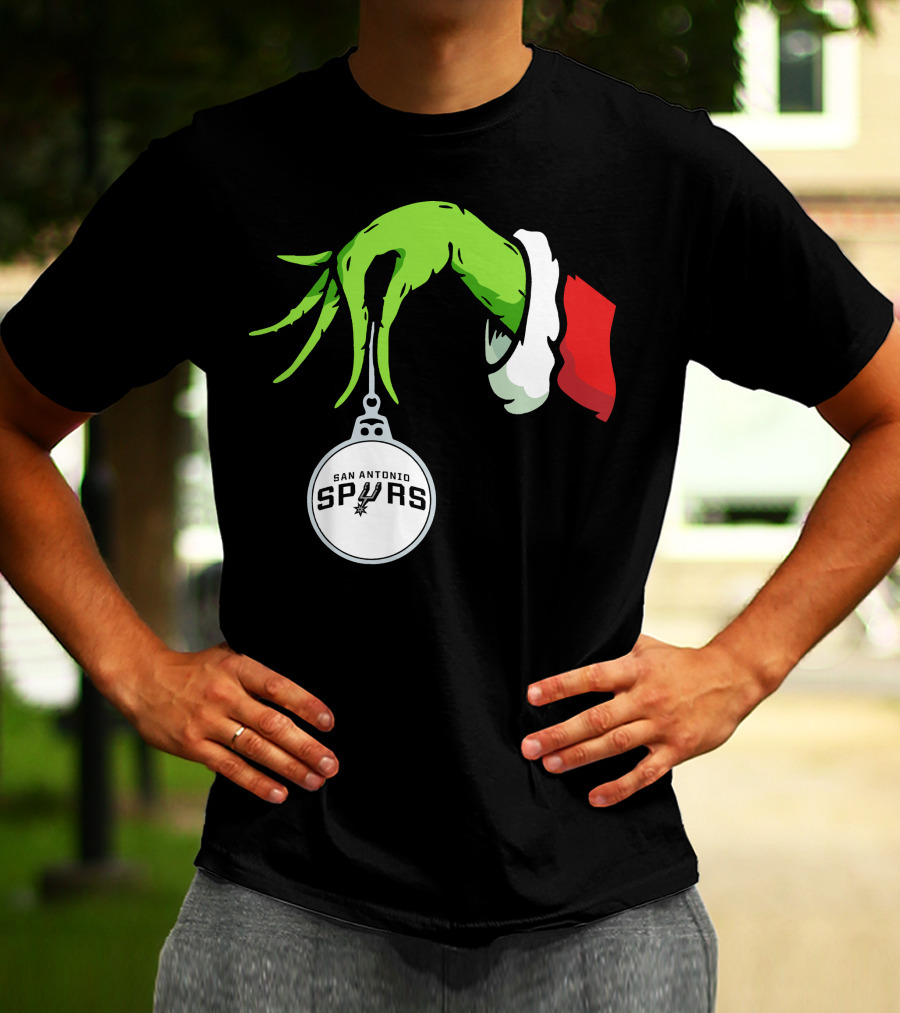 The Grinch Holding San Antonio Spurs T-Shirt