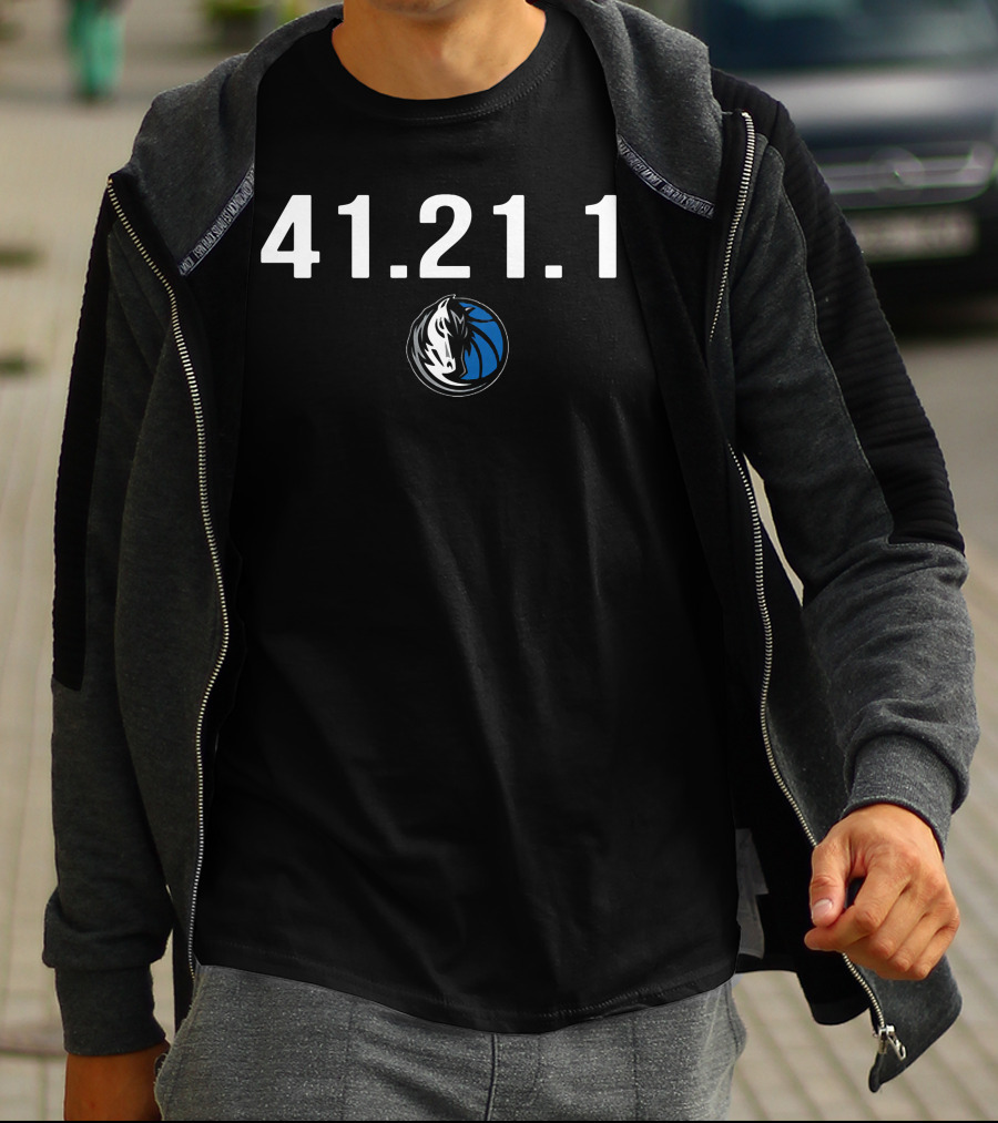 41 21 1 Dallas Mavericks Logo Basketball T-Shirt