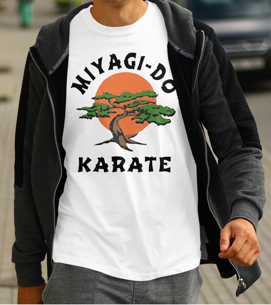 Miyagi-Do Karate Bonsai Tree With Sun Background T-Shirt