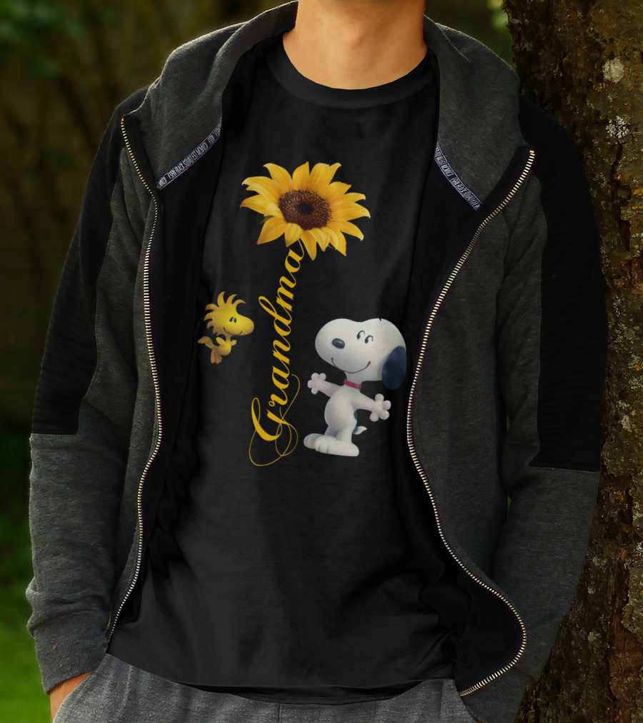 Grandma Snoopy And Woodstock With Sunflower T-Shirt