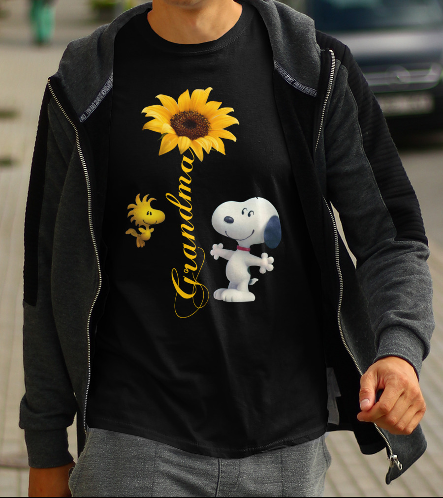 Grandma Snoopy And Woodstock With Sunflower T-Shirt