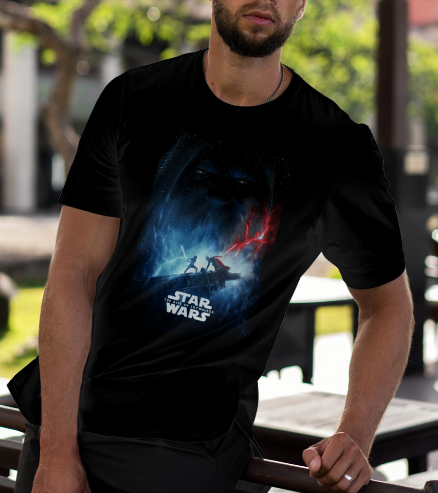 Star Wars The Rise Of Skywalker Epic Duel With Red And Blue Lightsabers T-Shirt