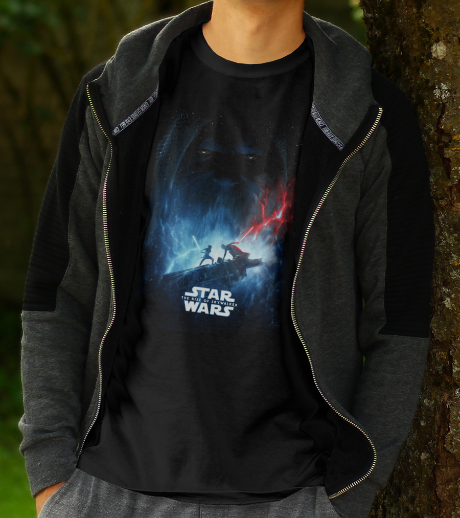 Star Wars The Rise Of Skywalker Epic Duel With Red And Blue Lightsabers T-Shirt