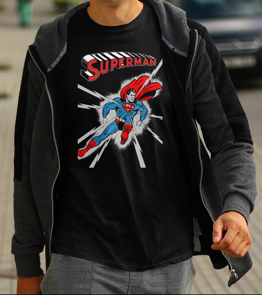 Superman Classic Comic Book Style Cover With Iconic Red And Blue Suit And Cape T-Shirt