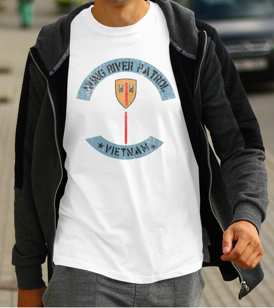 Apocalypse Now Nung River Patrol Vietnam Shield T-Shirt