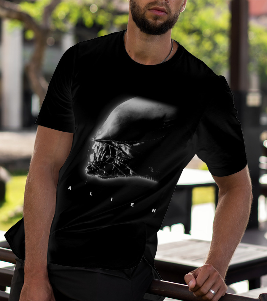 ALIEN Xenomorph Head Black And White Horror Movie Classic T-Shirt