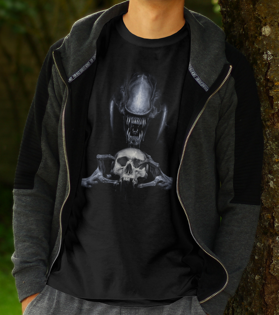 Aliens Fire And Stone Skull And Creature Duel T-Shirt