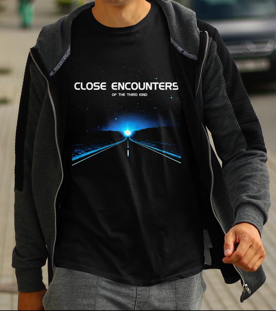 Close Encounters Of The Third Kind Extraterrestrial Arrival Under Starry Night Sky T-Shirt