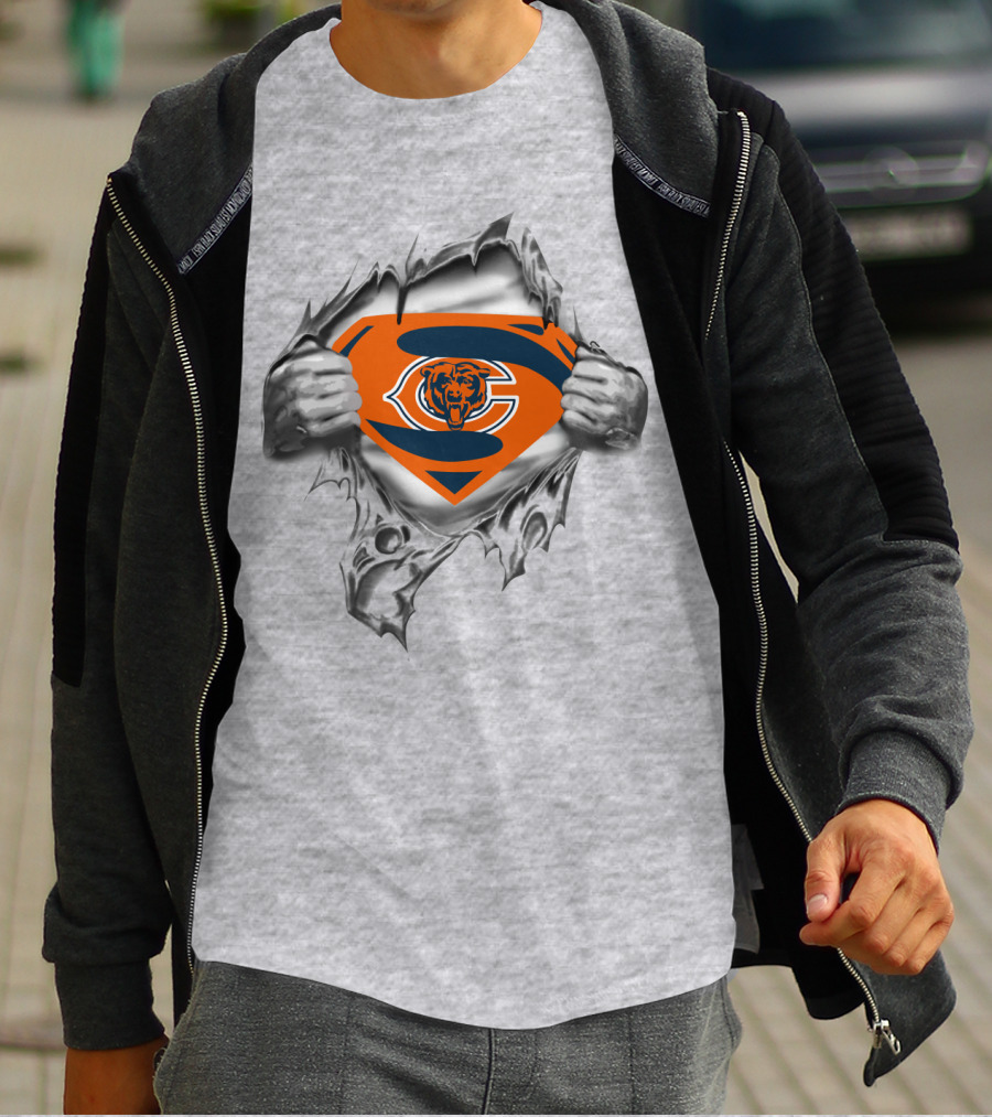 Chicago Bears Super Logo Reveal T-Shirt