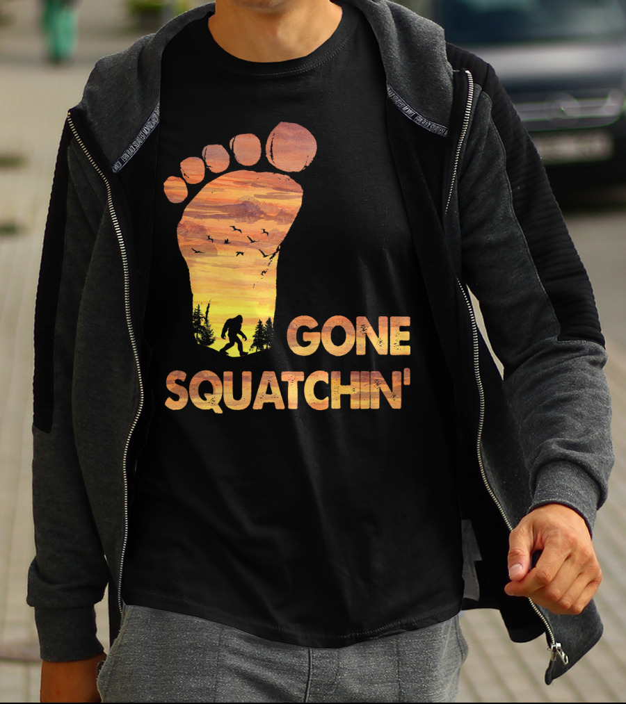 Bifoot Gone Squatchin Footprint Silhouette With Bigfoot And Mountain Sunset Scene T-Shirt