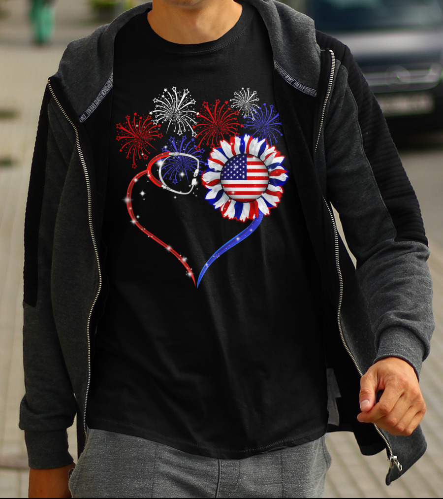 Nurse Patriotic Heart With American Flag And Fireworks T-Shirt
