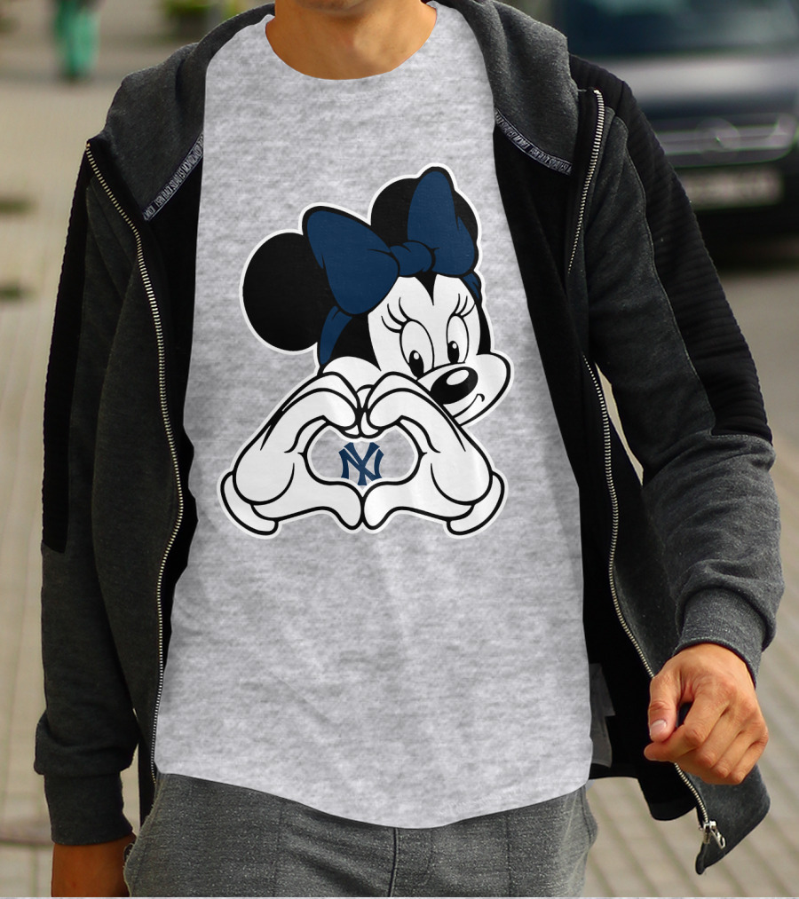 Minnie Mouse Love Heart New York Yankees T-Shirt