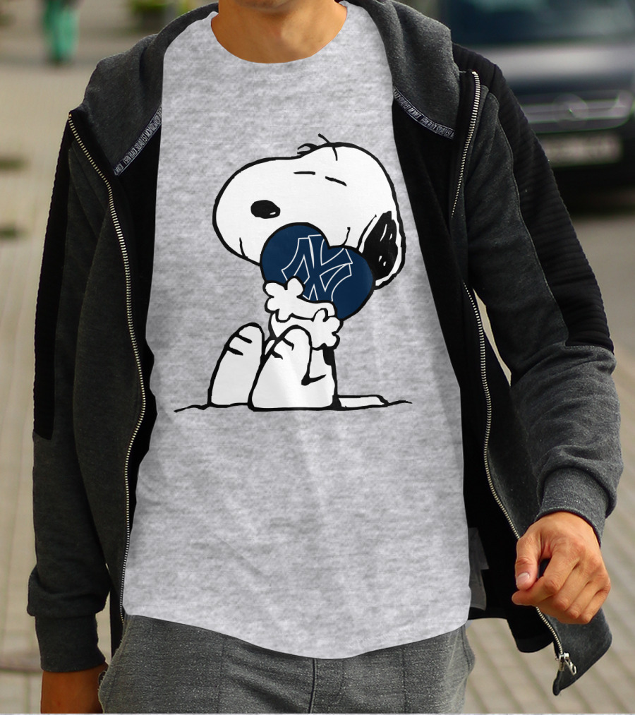 Snoopy Hugging New York Yankees Iconic Baseball Symbol T-Shirt