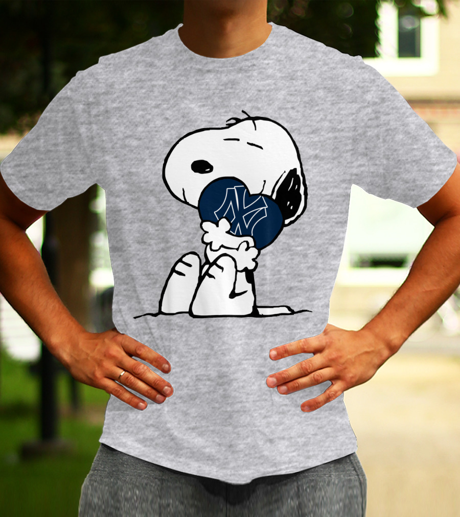 Snoopy Hugging New York Yankees Iconic Baseball Symbol T-Shirt
