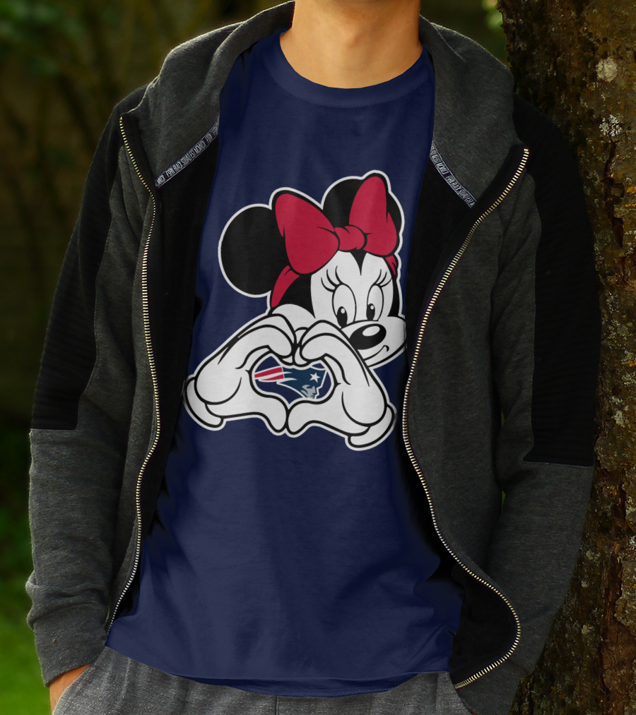 New England Patriots Minnie Mouse Heart Hands T-Shirt