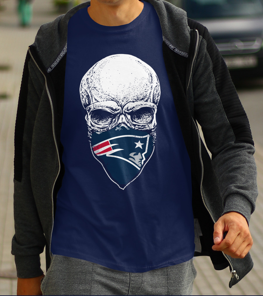 New England Patriots Skull Face Covering T-Shirt