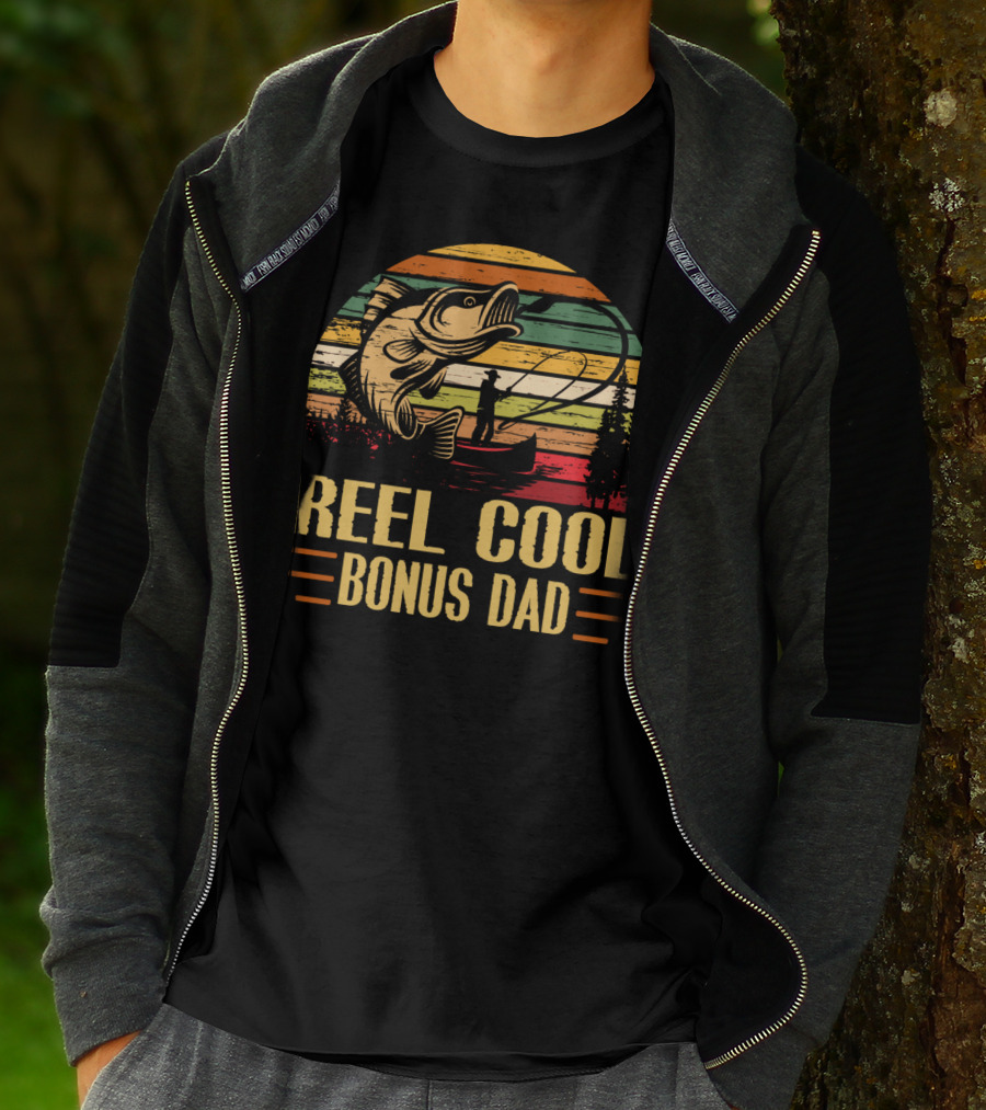 Vintage Reel Cool Bonus Dad Fishing Retro Stripe T-Shirt