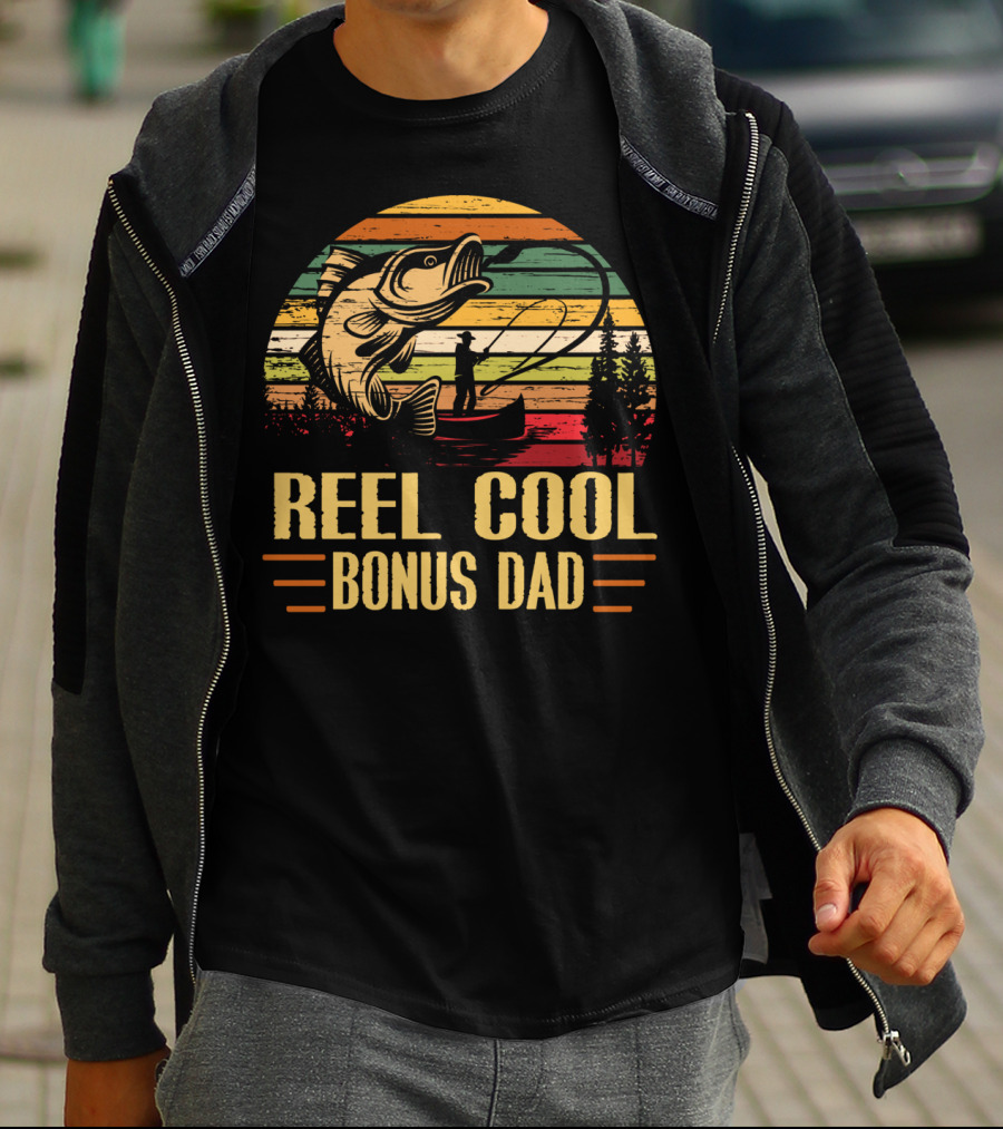 Vintage Reel Cool Bonus Dad Fishing Retro Stripe T-Shirt
