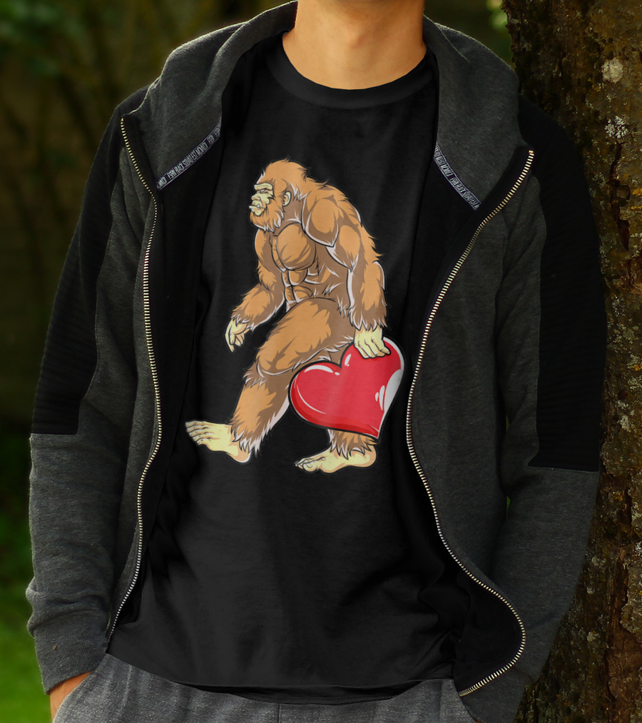Valentine's Day Bigfoot Holding Heart Sasquatch Love For Men T-Shirt