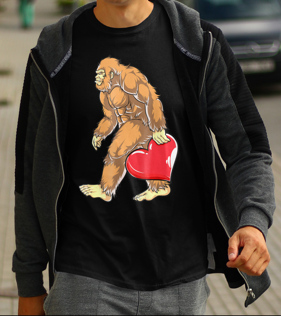 Valentine's Day Bigfoot Holding Heart Sasquatch Love For Men T-Shirt