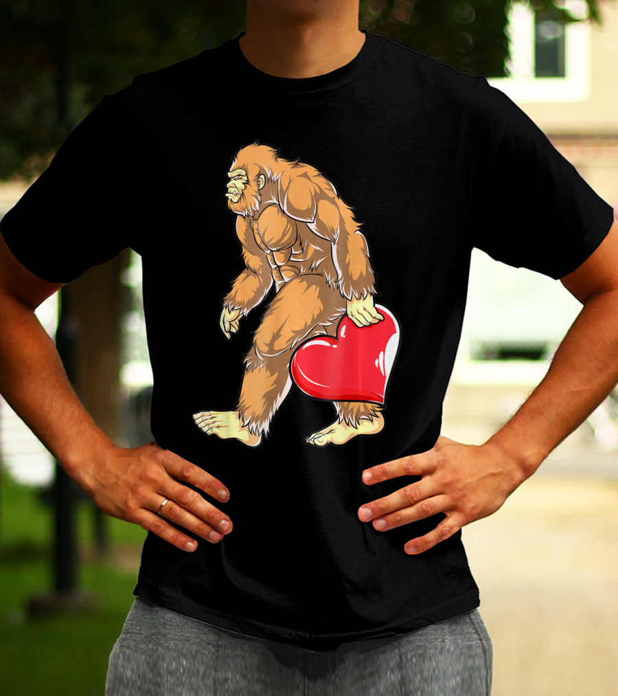 Valentine's Day Bigfoot Holding Heart Sasquatch Love For Men T-Shirt