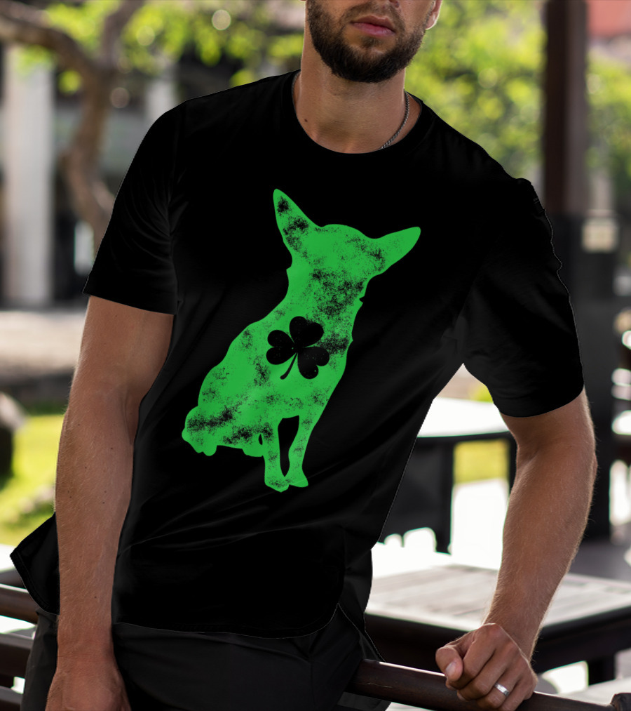 Chihuahua Shamrock Dog Lover St Patricks Day Men T-Shirt
