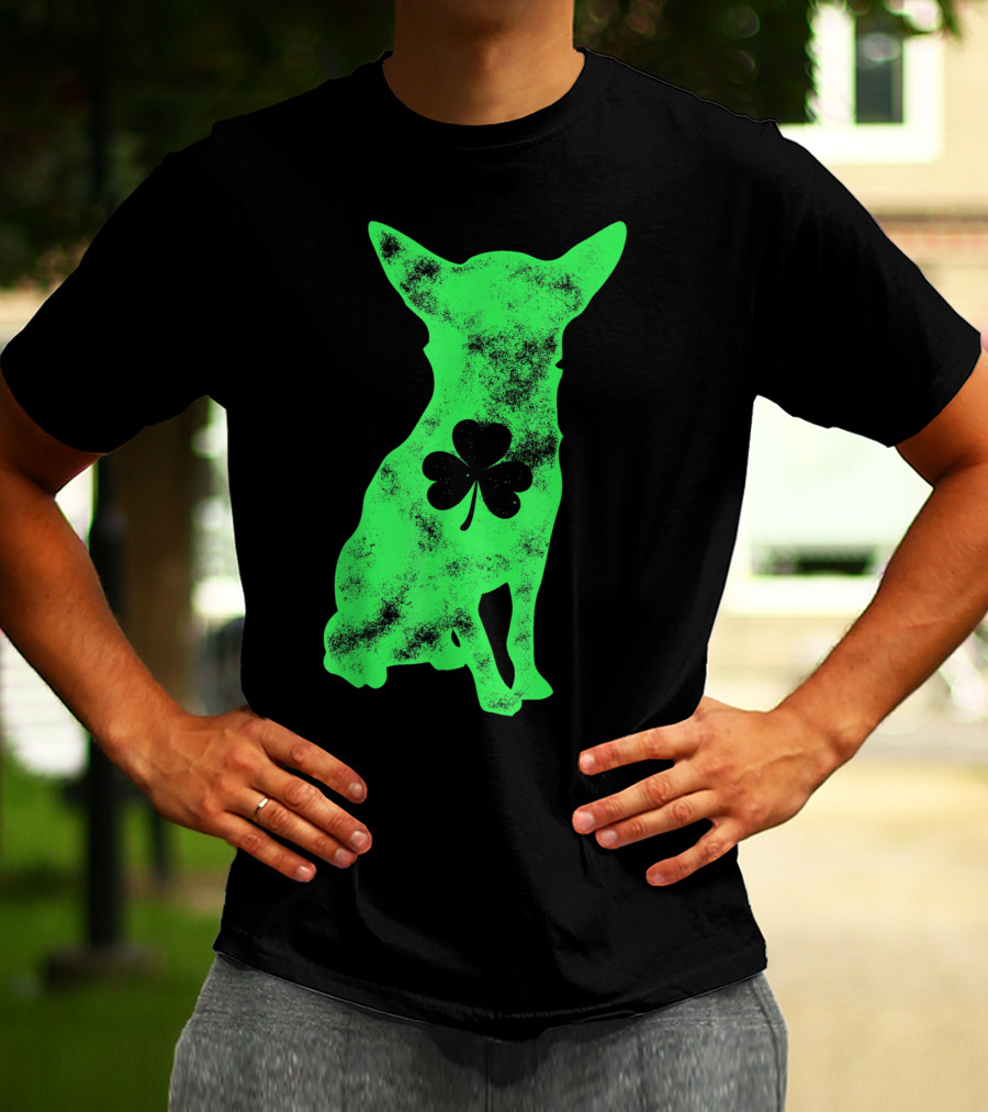 Chihuahua Shamrock Dog Lover St Patricks Day Men T-Shirt