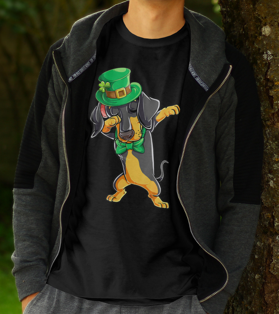 Dabbing Dachshund St Patricks Day Leprechaun Hat And Bow Tie T-Shirt