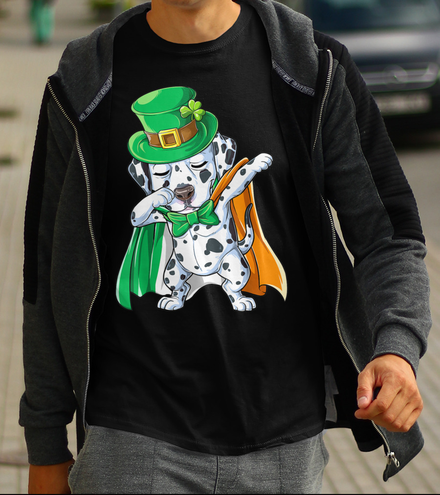 Dabbing Dalmatian St Patricks Day Leprechaun Irish Dog With Green Hat And Cape T-Shirt