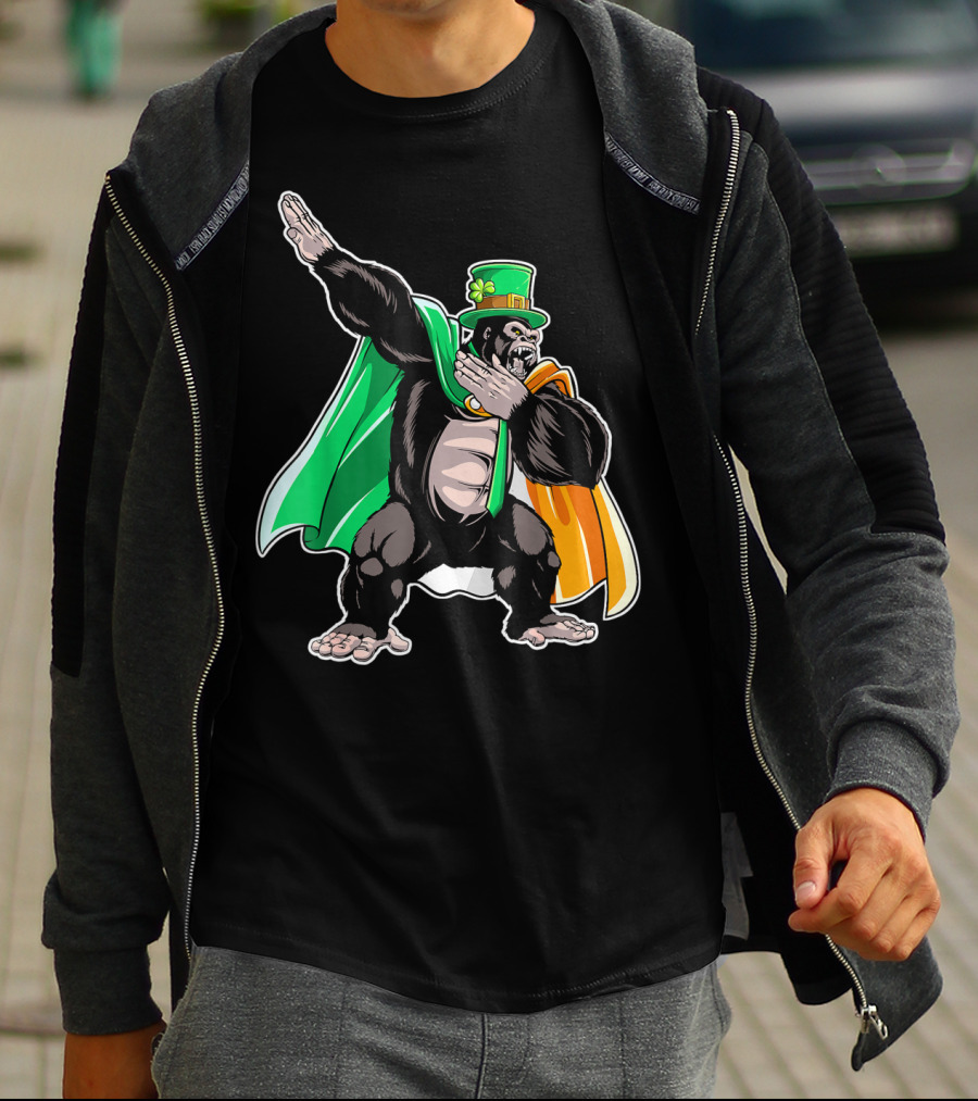 Dabbing Gorilla St Patricks Day Men Leprechaun Irish Cape T-Shirt
